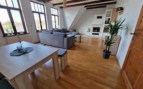 98qm Wohnung im Villenviertel - Voll ausgestattet mit Balkon und Kamin - WLAN gratis